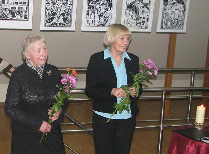 Tautodailininkės Stasė Mikutienė ir Rūta Emigart-Čiuželienė
