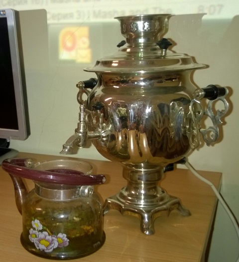 Grabupių bibliotekoje vaikai gilinosi į rusų arbatos gėrimo tradicijas