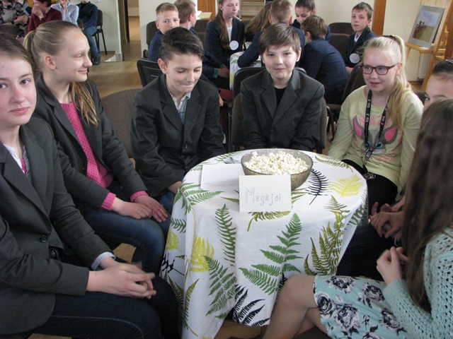 Viktorinoje vaikai pasitikrino žinias apie Mažąją Lietuvą