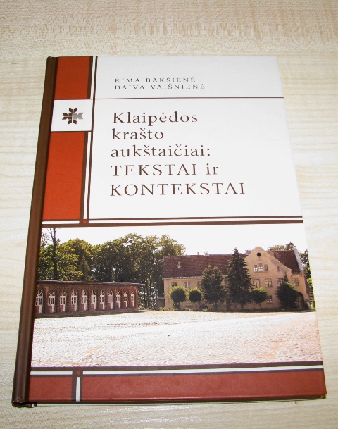 Bibliotekai padovanota knyga apie Klaipėdos krašto aukštaičius