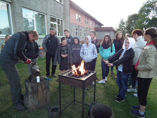 Kalvystės pamoka „Metalo raštai"