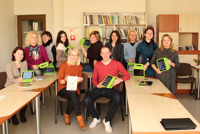 Šilutiškiai bibliotekininkai mokėsi naudotis įsigytais „iPad" planšetiniais kompiuteriais